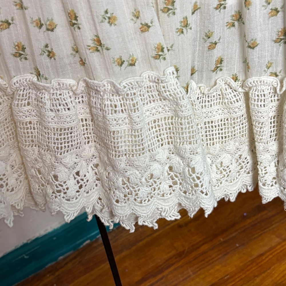 Ralph Lauren Cream Floral Tiered prairie Maxi Skirt with Crochet Hem - Picture 5 of 7